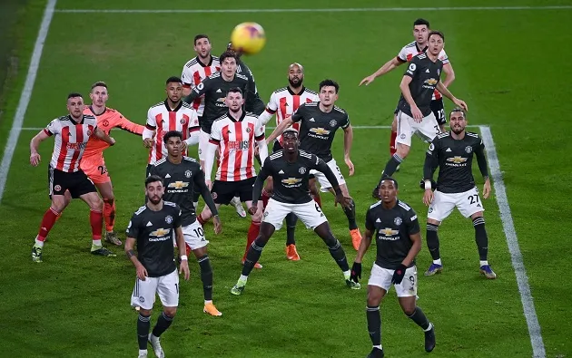 Man Utd players and Ralf Rangnick arrive at Lowry Hotel amid growing unrest - Bóng Đá