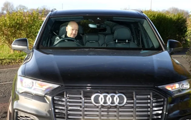 Alejandro Garnacho spotted getting Uber to Man Utd training - Bóng Đá