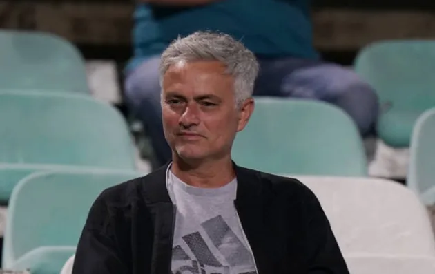 Lewis Grabban at the double as Sabri Lamouchi's side edge to victory at Craven Cottage while Jose Mourinho watches on from the stands - Bóng Đá