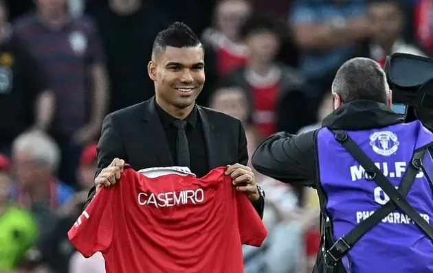 Casemiro tươi như hoa trong 3 áo đấu Man Utd - Bóng Đá