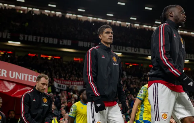 Ten Hag praises Raphael Varane's professionalism after his quick return - Bóng Đá