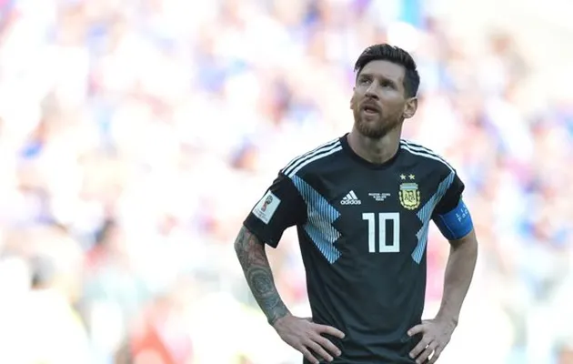 Vì sao Ronaldo bị đổ lỗi cho việc Messi đá hỏng phạt đền? - Bóng Đá