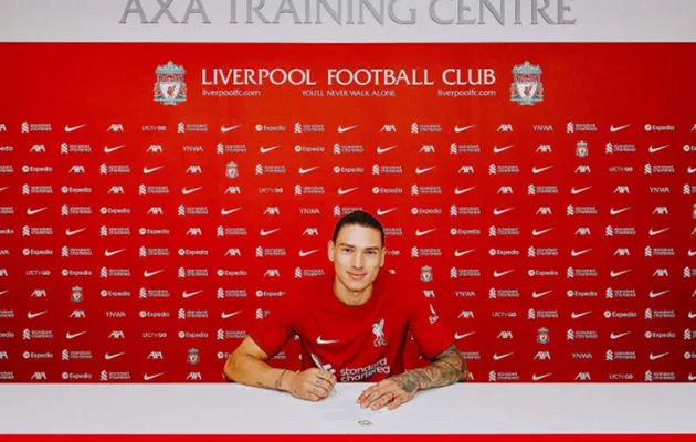 Darwin Nunez's LFC signing day in photos - Bóng Đá