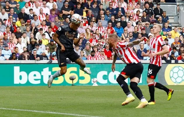 Jimmy Floyd Hasselbaink explains key difference in Gabriel Jesus after Man Utd loss as Arsenal beat Brentford - Bóng Đá