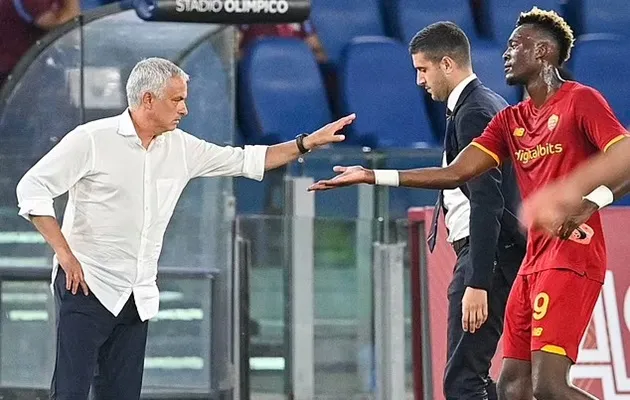 Abraham ca ngợi Mourinho và Dybala - Bóng Đá