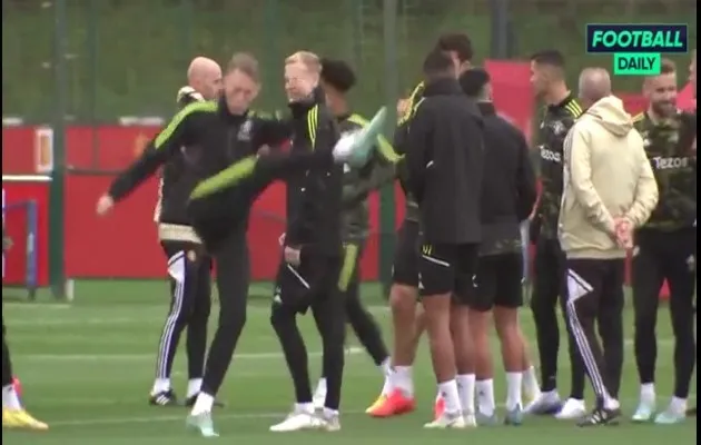 Học McTominay, Martinez thản nhiên 'dằn mặt' đồng đội - Bóng Đá