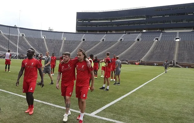 Tân binh Liverpool căng thẳng nghe giáo huấn của Klopp - Bóng Đá