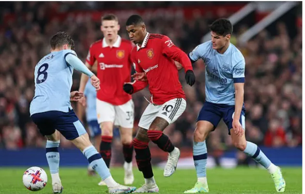 Rashford đưa Man United trở lại top 4 - Bóng Đá