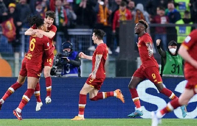 Cựu sao M.U ghi bàn quyết định giúp AS Roma ngược dòng - Bóng Đá