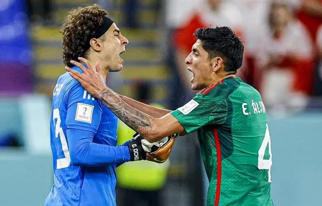 Mỗi khi tới World Cup, Ochoa lại bắt 