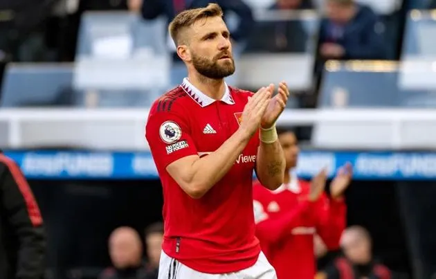 Luke Shaw - Manchester United hold players-only meeting after 'unacceptable' loss - Bóng Đá