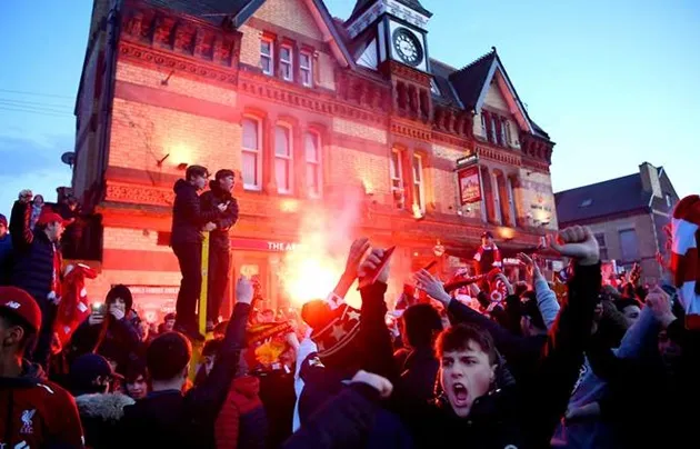 Premier League đá kín toàn bộ các trận còn lại - Bóng Đá