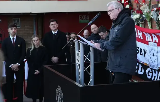 Erik ten Hag and Harry Maguire mark 65th anniversary of the Munich air  - Bóng Đá