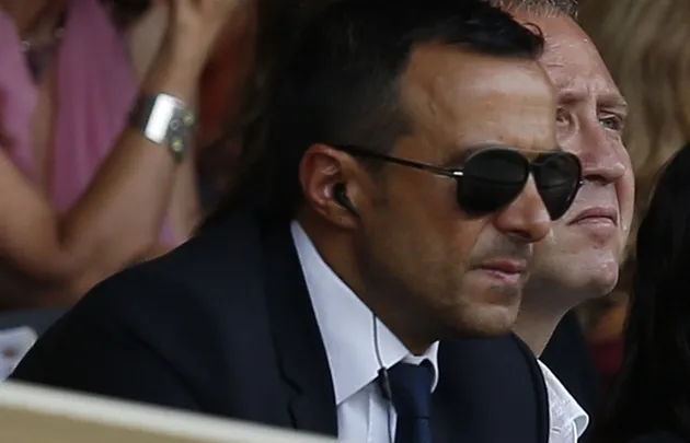 Bruno Fernandes to Man Utd: Jorge Mendes spotted at Old Trafford as transfer edges closer - Bóng Đá