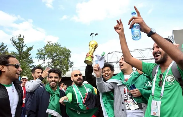 TRỰC TIẾP Nga vs Saudi Arabia: Sân Luzhniki nóng lên từng giờ - Bóng Đá