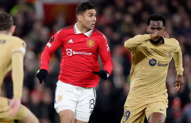  Manchester United midfielder Casemiro loves playing at Old Trafford, says Sky Sports reporter Dharmesh Sheth. - Bóng Đá