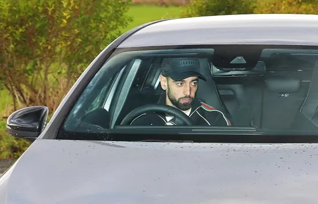 Antony was seen arriving for Manchester United training on Monday - Bóng Đá