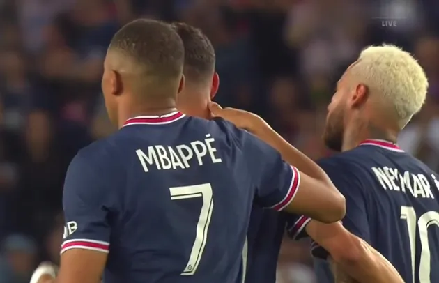 Di Maria khóc nức nở trong vòng tay Mbappe, Neymar - Bóng Đá