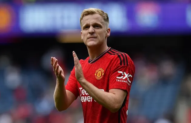 Real Sociedad have approached Manchester United today for Donny van de Beek.  - Bóng Đá