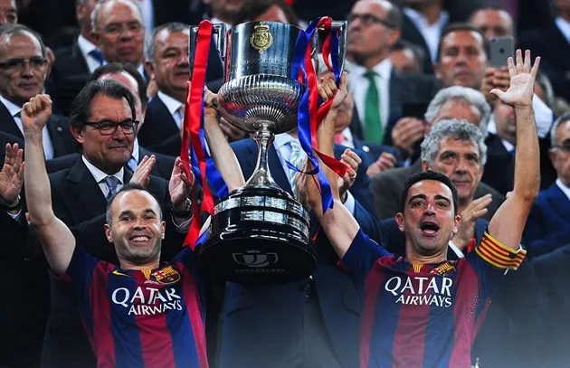 Iniesta khóc nức nở trong trận đấu cuối cùng dưới màu áo Barca - Bóng Đá