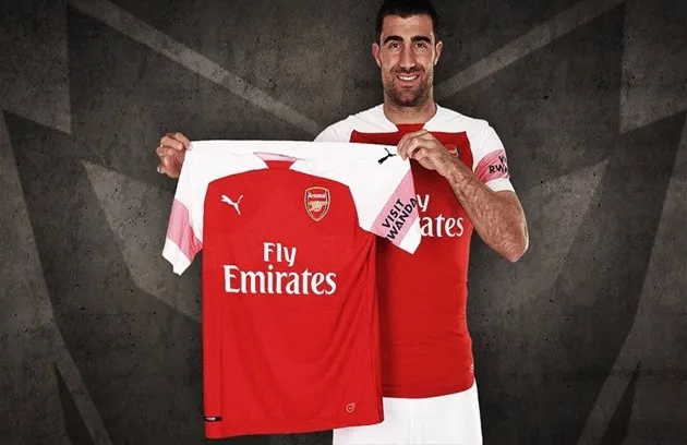 Huyền thoại chào đón Sokratis đến với Arsenal - Bóng Đá