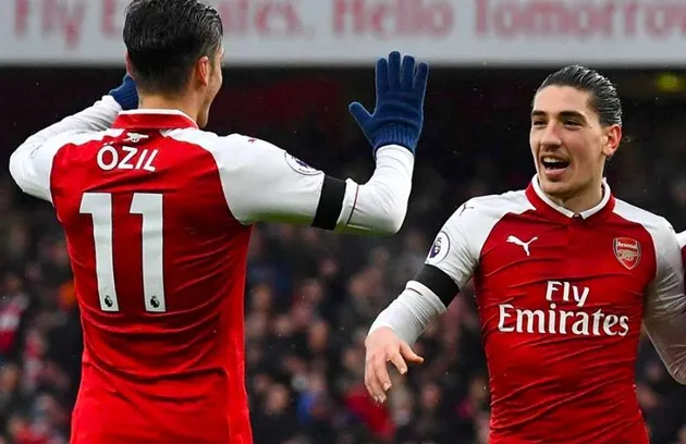 Bellerin phản ứng vụ Ozil bị phân biệt chủng tộc - Bóng Đá