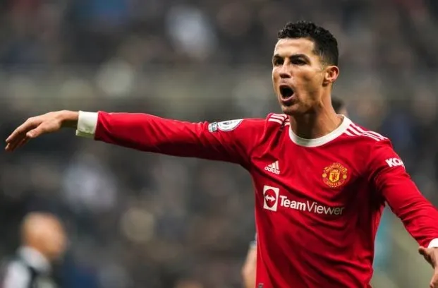 Ronaldo hãy thôi khó chịu MU, lắng nghe Rangnick và chân thành - Bóng Đá