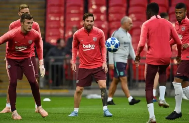 Messi phát tướng đáng kinh ngạc trong ngày đặt chân đến Wembley - Bóng Đá