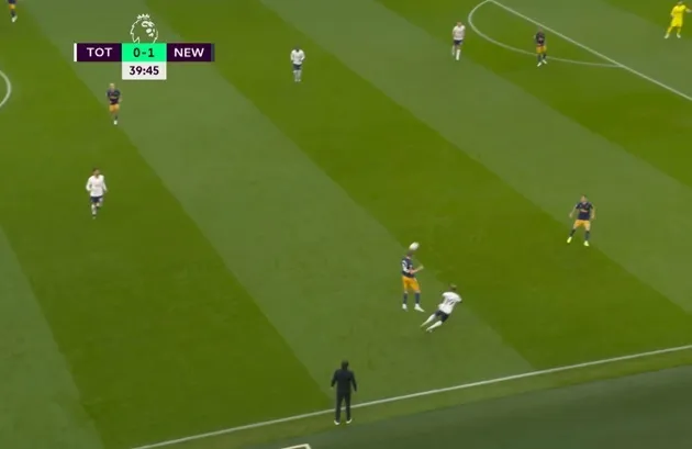Tottenham đau đầu vì độ ngáo bất chợt của Lloris - Bóng Đá