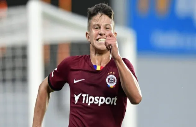 Man United and Chelsea linked with Hlozek - Bóng Đá