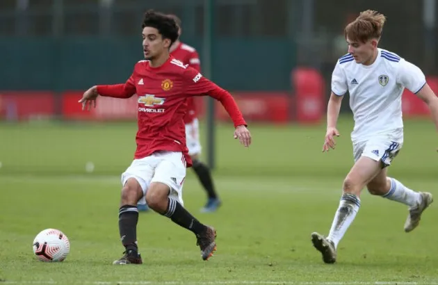 Zidane Iqbal pens pro terms with Man Utd - Bóng Đá