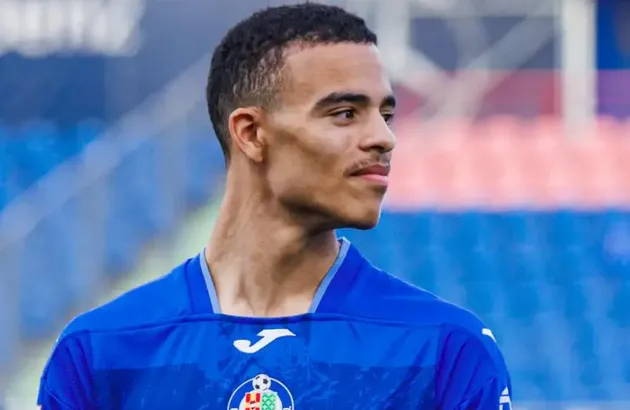 Amad Diallo appears to show public support for Mason Greenwood with social media post during Man Utd loanee's debut for Getafe - Bóng Đá