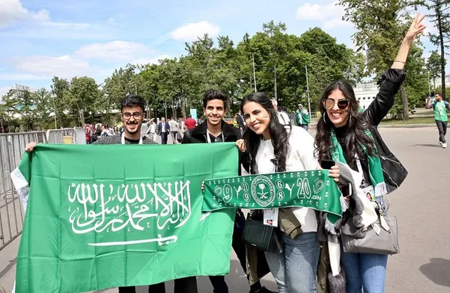 TRỰC TIẾP Nga vs Saudi Arabia: Sân Luzhniki nóng lên từng giờ - Bóng Đá