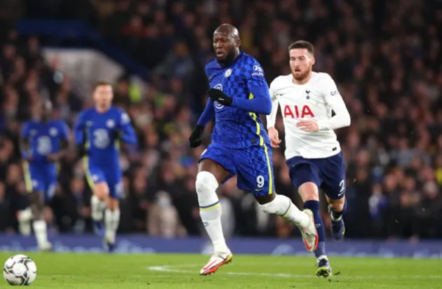 Lukaku quỳ gối đập đát; Tuchel chỉ bài Werner gật đầu lia lịa - Bóng Đá