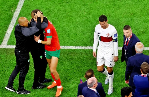 Ronaldo breaks silent - Bóng Đá