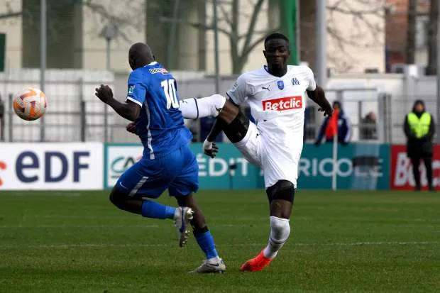 Man United loanee Bailly's horror flying tackle leaves opponent in intensive care - Bóng Đá