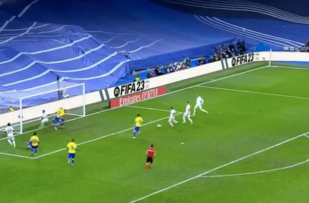 Modric bỏ lỡ cơ hội ngon ăn nhất sự nghiệp - Bóng Đá