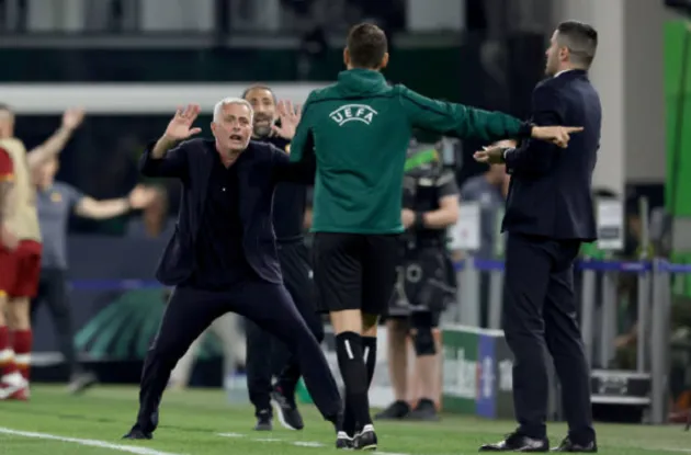 50 sắc thái của Jose Mourinho ngày Roma nhận cúp - Bóng Đá