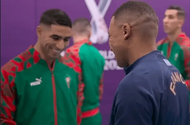 Khoảnh khắc anh hùng trọng anh hùng giữa Mbappe và Hakimi - Bóng Đá