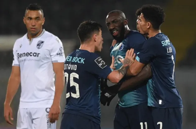 Porto star Moussa Marega tells Vitoria fans to ‘f*** yourself’ after he walks off the pitch following vile racist abuse - Bóng Đá