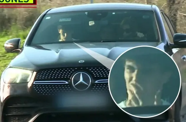 Joao Felix spotted driving to airport as Atletico Madrid star travels to London to seal Chelsea loan transfer - Bóng Đá