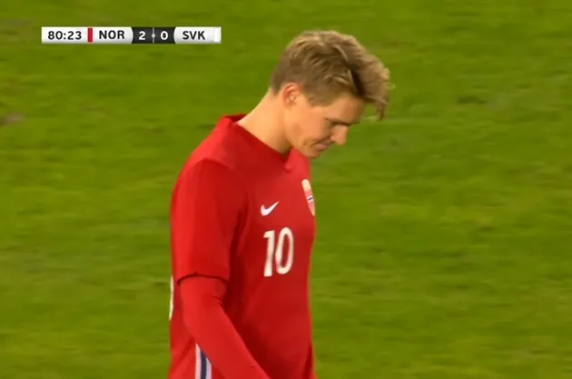 Haaland ngả bàn đèn hụt, Odegaard 