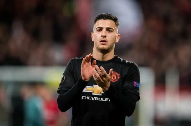 Everton want to buy Dalot for 10m - Bóng Đá