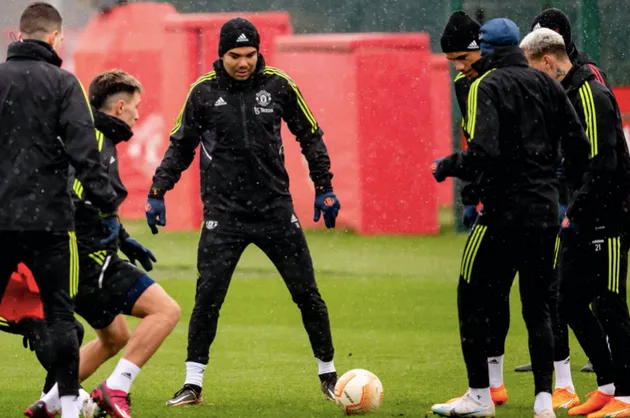 Cơn ác mộng số 9 trở lại, sân tập Man Utd yên ắng lạ thường - Bóng Đá