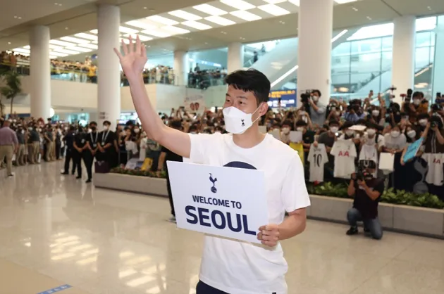 Song Heung Min và các đồng đội được săn đón gắt gao tại Seoul - Bóng Đá