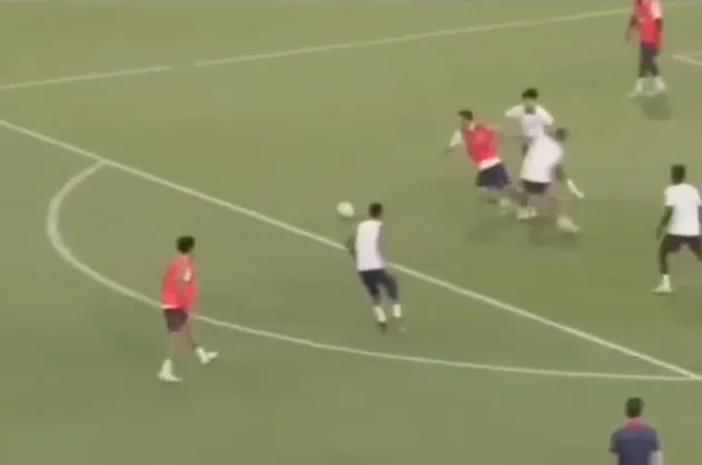Messi phản ứng với Ramos - Bóng Đá