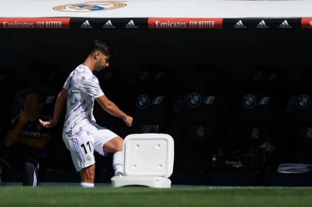 Marco Asensio was furious today as he wasn’t playing against Mallorca.  - Bóng Đá