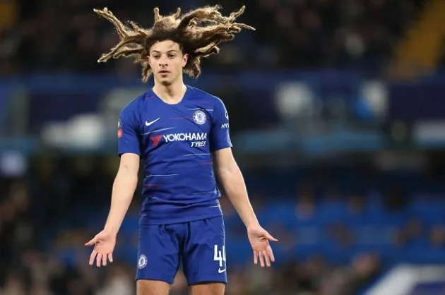 Chelsea loanee Ampadu’s foul sparks heated clash between Solskjaer and Chris Wilder as Man United beat Sheffield - Bóng Đá