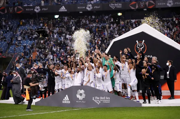 ANCELOTTI BECOMES FIRST ITALIAN COACH TO WIN SPANISH SUPER CUP - Bóng Đá