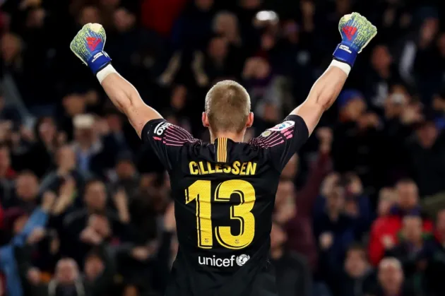 Valencia muốn chiêu mộ Cillessen - Bóng Đá